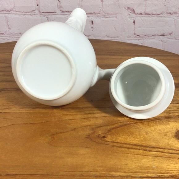 Vintage Porcelain Lidded Creamer Syrup Server - 8oz - Picture 8 of 8